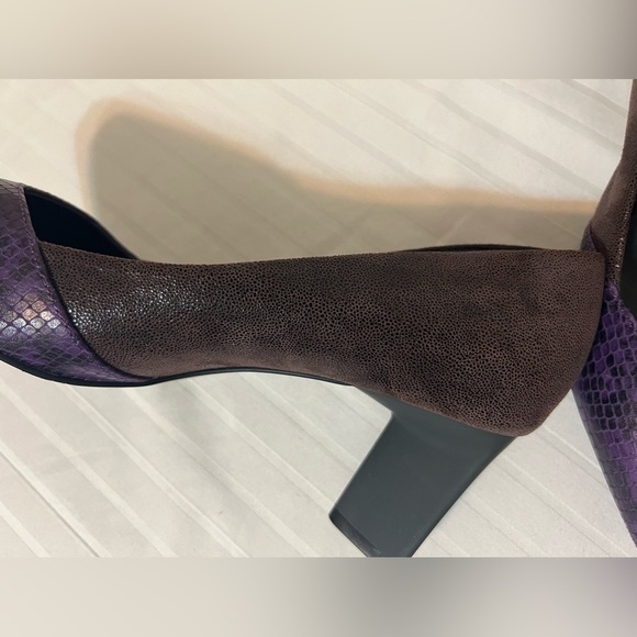 LOGO by Lori Goldstein ColorBlock Purple Brown Heels Leather Upper Sz 8 Like New - Picture 11 of 16